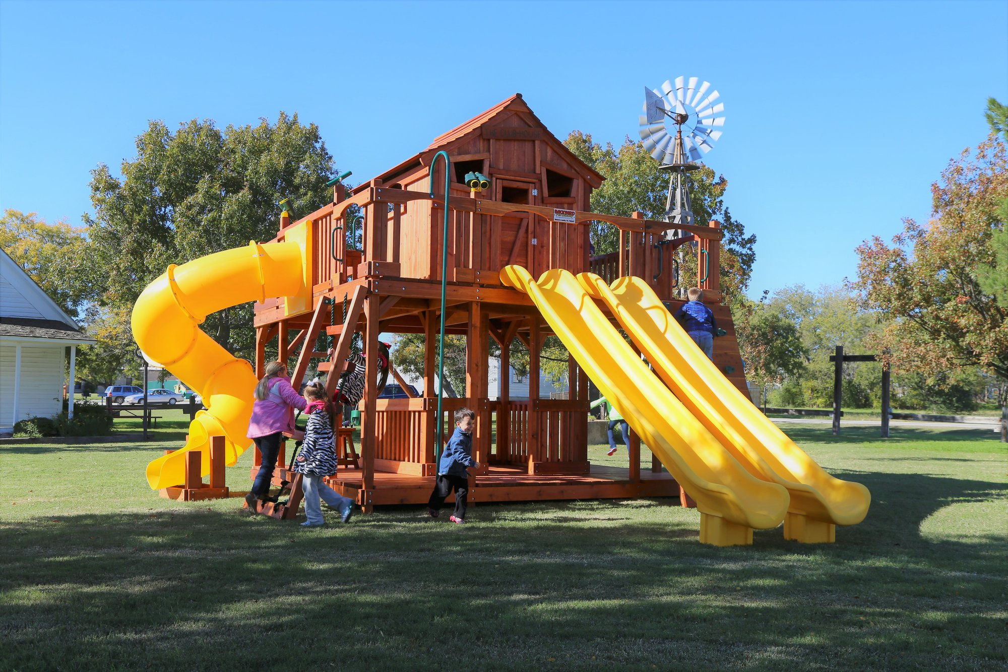 Fort Ticonderoga Playset with Wrap Around Porch